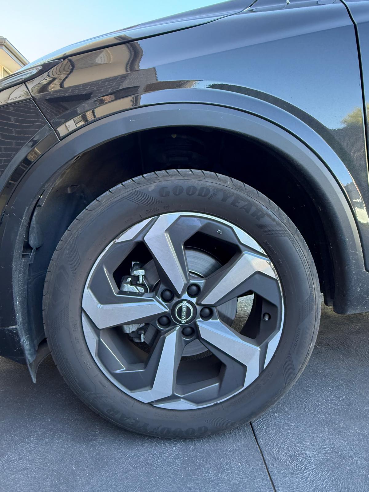 Tyre and wheel detail Sydney before — heavily contaminated wheels and tyres